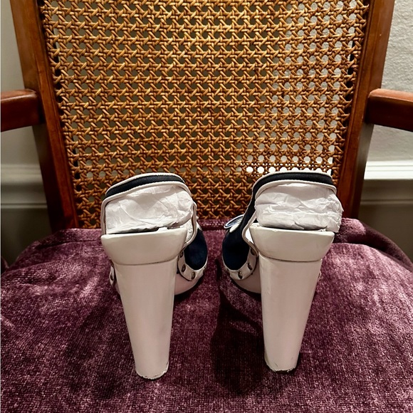 D&G Navy White Platform Slingback Heels SZ 37 (US 6.5-7) Peep Toe Stud Detail - Picture 3 of 8